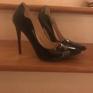 Size 9 tight pointy high heel Red bottom NOT LB but no one will know